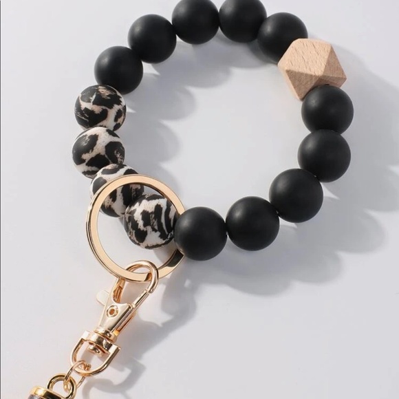 KEYCHAIN WITH TASSLE - Picture 3 of 12